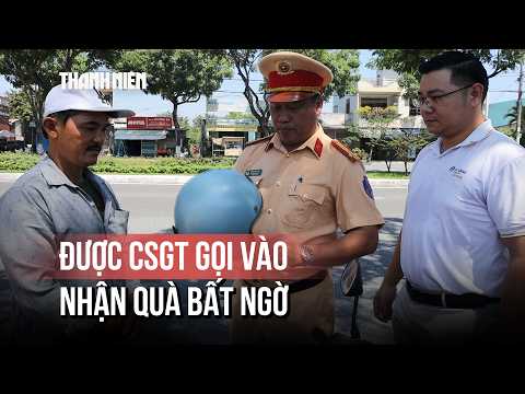 Người dân bất ngờ khi được CSGT gọi vào lề để nhận món quà đặc biệt thumbnail