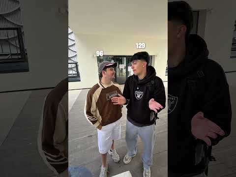Existe alguien de esa edad? #humor thumbnail