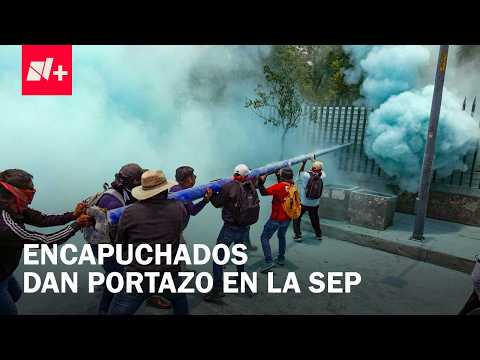 En el décimo día de protestas, integrantes de la CNTE y la CETEG irrumpen y vandalizan instalaciones thumbnail