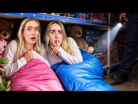 STIEKEM OVERNACHTEN IN DE SPEELGOEDWINKEL…😳 thumbnail