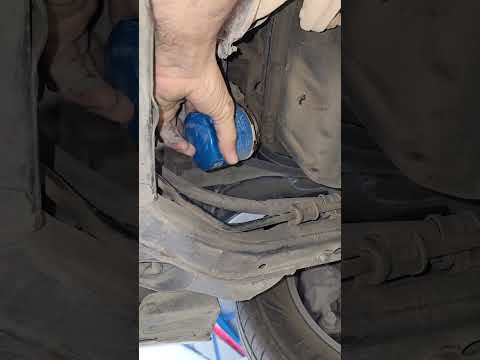 oil filter changing trick #automotive #mechanic #trick #autofixing #automotive thumbnail