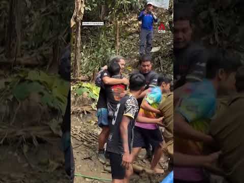 All 5 survivors found in flooded Laos cave rescued thumbnail