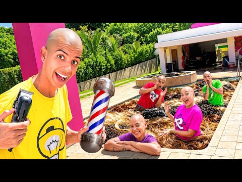 FIZ UMA PISCINA DE CABELO *Ficamos carecas ? thumbnail