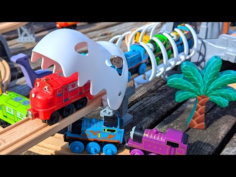 BRIO Wooden World ☆ Thomas & Chuggington Wooden Train. Fun video to play with friends. thumbnail