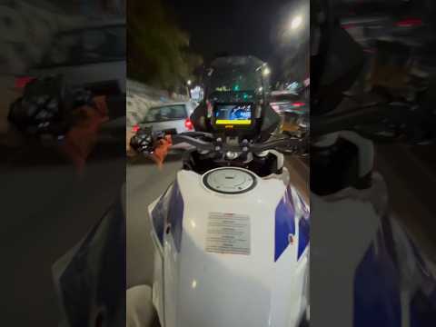 Acelerando na cidade com a Ktm 1290 thumbnail