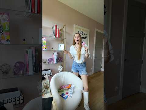 Вот идеальный набор для выживания в Каннах для моих блогеров✨ thumbnail