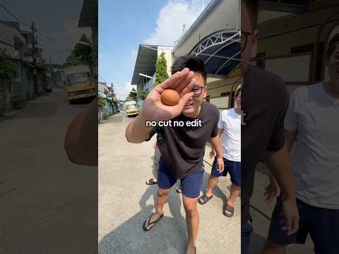 Nyoba mecahin telor pake dada! thumbnail