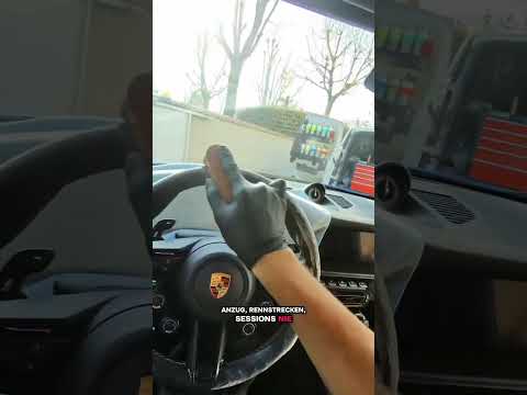 So reinigst du einen 200000 Euro Porsche GT3 richtig thumbnail