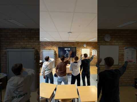 School = topsport dus warming up is belangrijk 😅… thumbnail