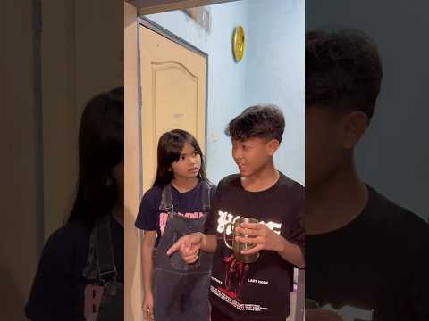 Gara2 di senyumin jadi kecolongan kan 😂 thumbnail
