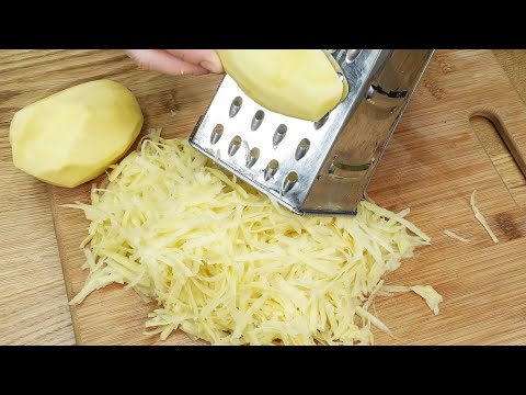 Einfach 3 Kartoffeln reiben bereiten, 2 Eier hinzufügen.Leckeres Kartoffelrezept.Günstig und einfach thumbnail