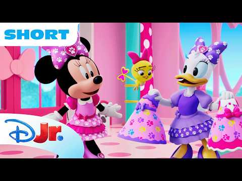 Daisy Surprises Minnie with a Birthday Party! 🤩🎀 | Minnie's Bow-Toons: Pet Hotel | @disneyjr thumbnail