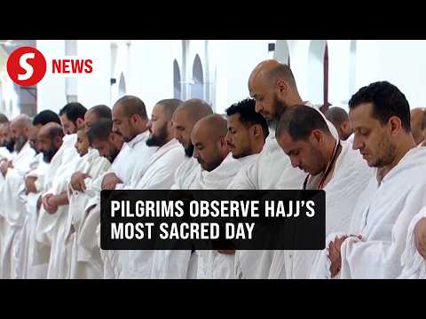Pilgrims mark Arafa Day, hajj's most important day thumbnail
