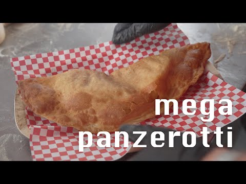 De 1000e klant krijgt een MEGA PANZEROTTI! (vlog 16) thumbnail