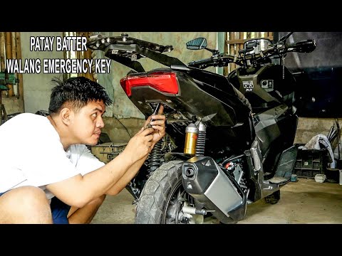 ADV 160 patay battery wala ang emergency key paano buksan  ang  compartment thumbnail