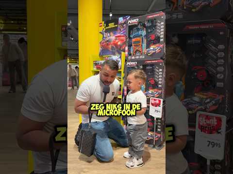 Inay wilt volgens mij net als papa een microfoon en kindjes blij maken ?❤️ thumbnail