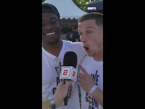 Samuel Bamba spreekt namens heel Tilburg en Willem II: "Nickie Doodeman, nog een jaar!" 😂 thumbnail