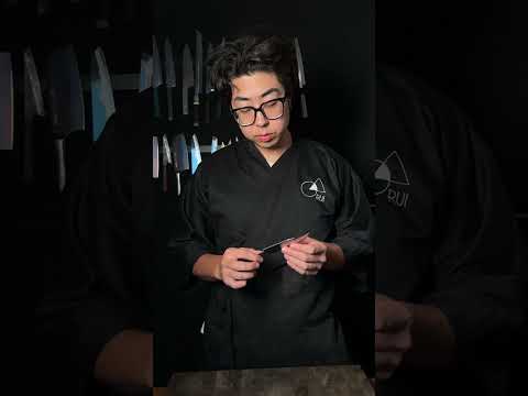 Making a blade beautiful #fyp #knife #satisfying #knifesharpening #kitchenhacks #knifesharpener thumbnail