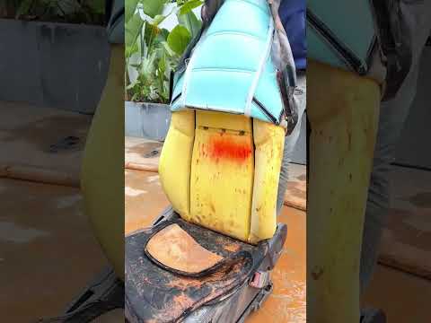 Clean the car that's covered in mud. #cleaningcar #washingcar #asmr thumbnail