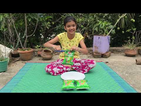 কৃতিকা bitcoin খাবারের প্যাকেট এর ভিতর থেকে কি কি নতুন Gift পেলো@Kritika Channel  thumbnail