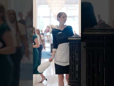 Dans la vie d'un concierge d'hôtel de luxe à Cannes 🔑✨ thumbnail