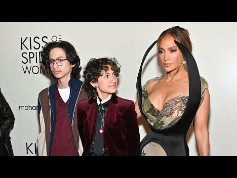 Jennifer Lopez’s teen debuts new name at high school graduation ceremony thumbnail