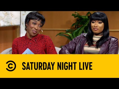 Girl Talk | SNL S48 | Comedy Central Asia thumbnail