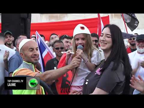 Top Channel/ “Duam siguri”, mamaja Martin Canit në protestë: E çova djalin në shkollë, s’u kthye më thumbnail