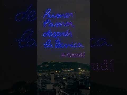Así ha sido el espectáculo de luces para la inauguración de la torre de Jesús de la Sagrada Familia thumbnail