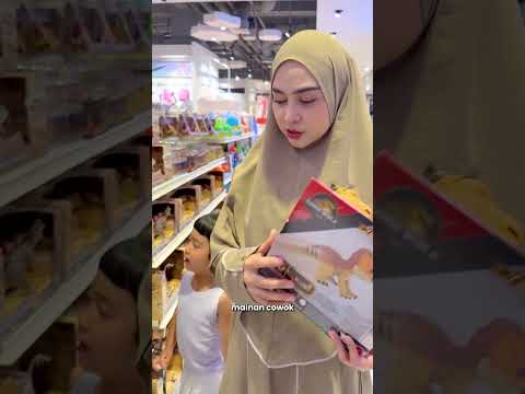 Mainan untuk siapa yaa.. #riaricis thumbnail