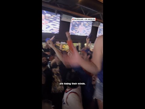 The craziest Knicks bar is 3,000 miles from MSG thumbnail