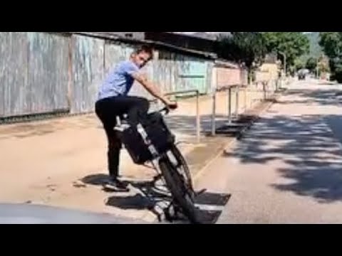 車CAM直擊 - 電動單車阿伯累人累物 拍拍囉柚就走得 thumbnail