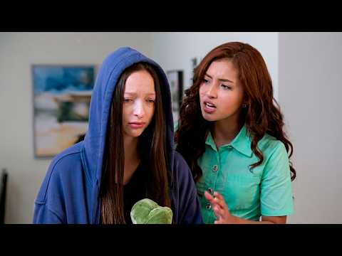 La Rosa de Guadalupe | MUÑECA TRISTE Y FEA [Parte 1] | Capítulo 2026 Full HD thumbnail