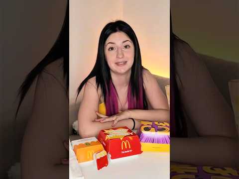 PROVO IL NUOVO WOLRD MENÙ DEL MCDONALDS 🌍🍔 thumbnail