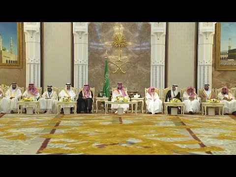 نيابة عن الملك.. ولي العهد يستقبل في الديوان الملكي بقصر منى المهنئين بعيد الأضحى thumbnail