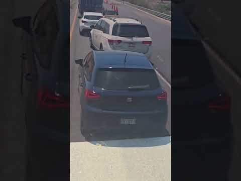 Cómo hay desesperados e imprudentes en la carretera thumbnail