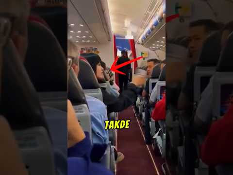Penumpang China Mengamuk, Ditarik Keluar Pesawat AirAsia ? thumbnail