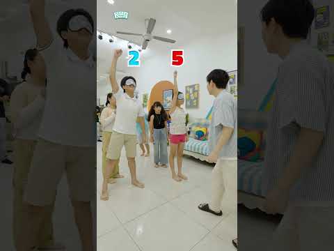 Viết vào lưng để đồng đội đoán số, team nào là người chiến thắng đây? thumbnail
