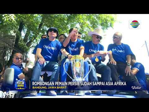 Senyum Sang Juara! Adam Alis Dan Umuh Muchtar Sambut Bobotoh Di Jalan Braga! | Pawai Per5ib Juara thumbnail