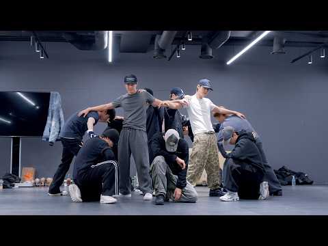 EXO 엑소 'Crown' Dance Practice Behind The Scenes thumbnail