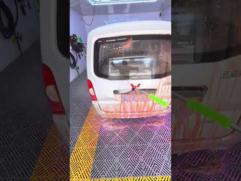 Clean the car that's covered in mud. #washingcar #cleaningcar #asmr thumbnail