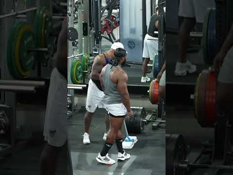 Size is matter? #anatoly #gym #prank thumbnail