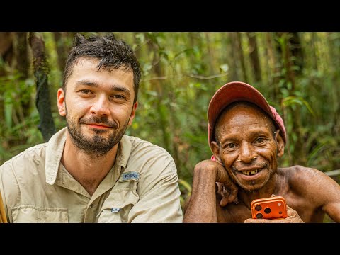 POZA SYSTEMEM - FILM DOKUMENTALNY thumbnail