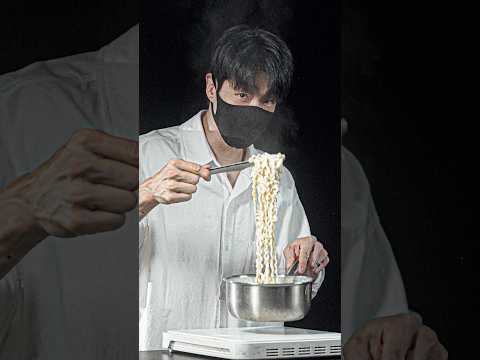라면만 27년 연구한 사람이 만든 사리곰탕 파스타 thumbnail