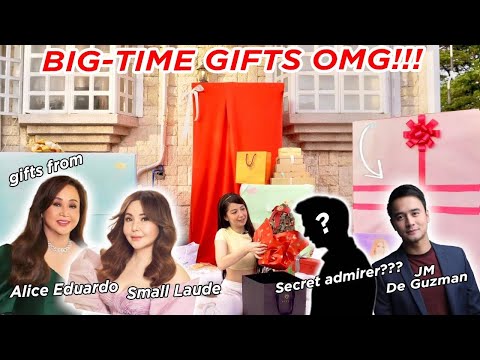 GIANT CHRISTMAS GIFTS (biggest gifts I've ever received!!) thumbnail