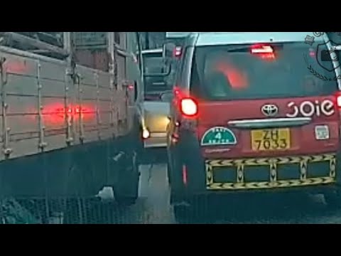 車CAM直擊 - 貨車已經停定?? 的士佬唔肯讓變跌錢 thumbnail
