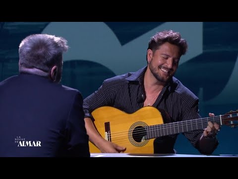 La actuación de Manuel Carrasco cantando su nueva canción, 'Cambiar' - La Noche de Aimar thumbnail