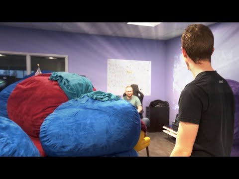 Building the ULTIMATE Desk Fort! thumbnail