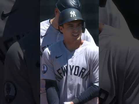 Yankees score 13 RUNS in the third 😱 thumbnail