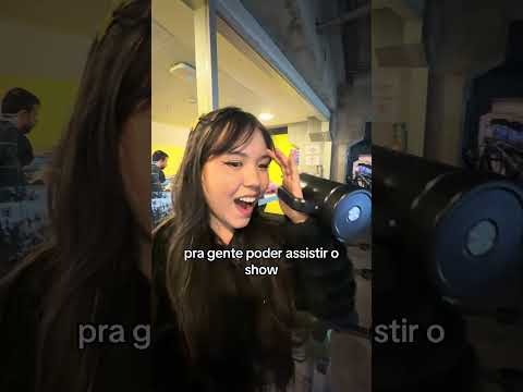 EU FUI NO SHOW DOS JONAS BROTHERS DE CAMAROTE!!😱💛 me senti super chique KKKKK thumbnail